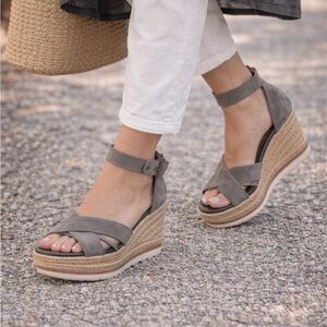 Marc Fisher Gray Suede Espadrille Wedge Sandals | Ankle Strap Size 7 Resort Chic
